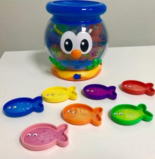 Color fun fish bowl! 🐟 One of my favorite toys to use in therapy! 🐠